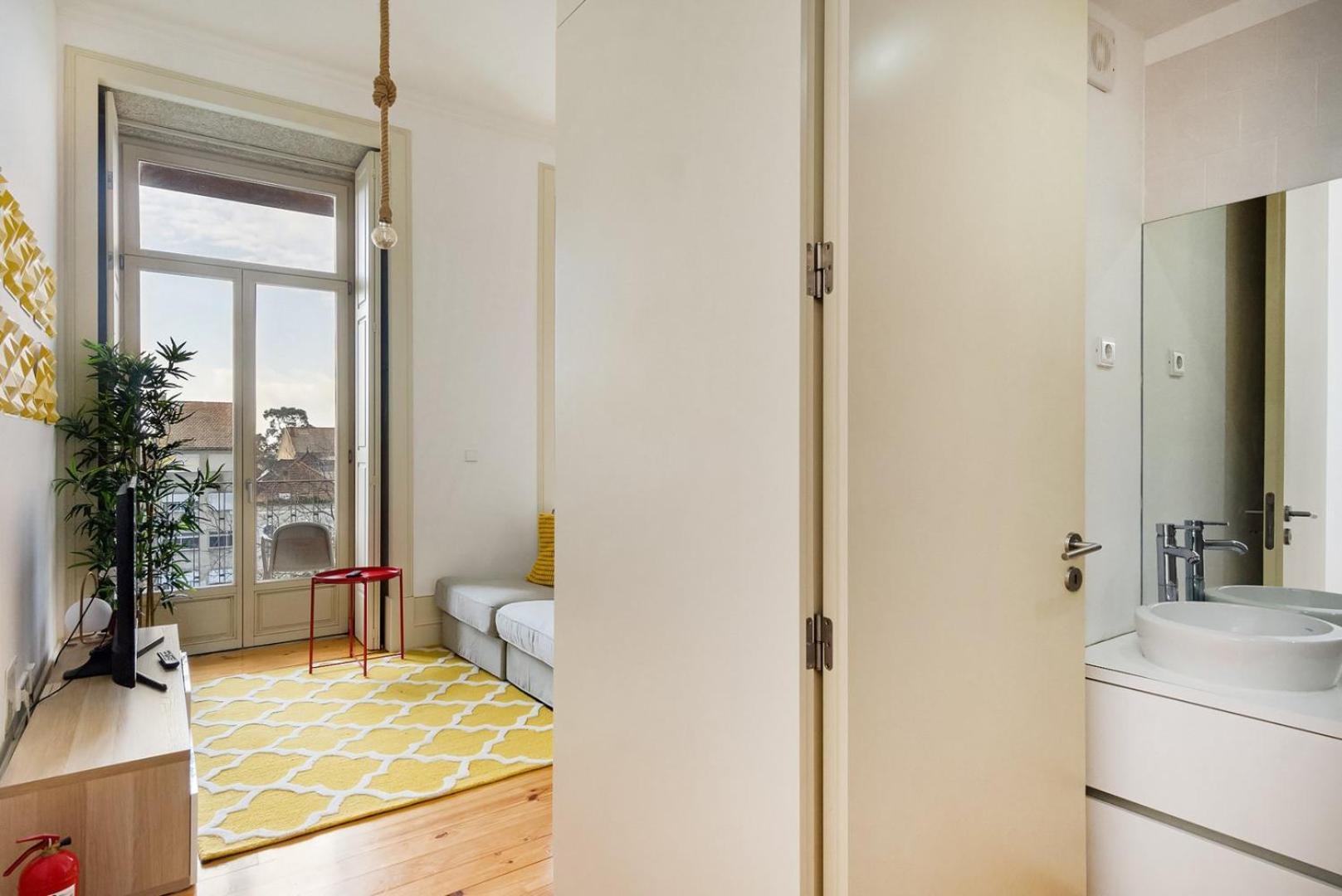 Guestready - Urban Oasis With Private Balcony Apartment Porto Luaran gambar
