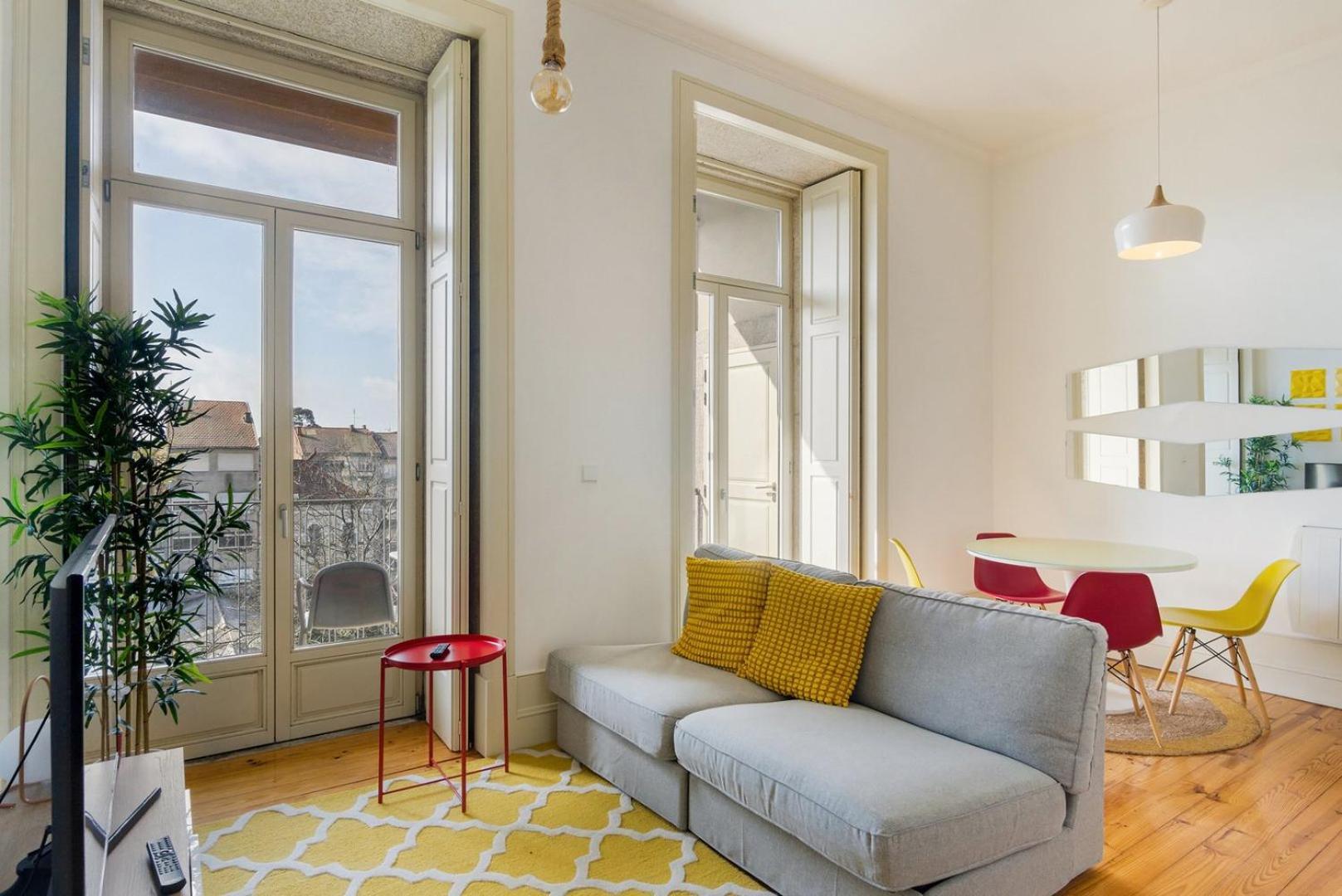 Guestready - Urban Oasis With Private Balcony Apartment Porto Luaran gambar